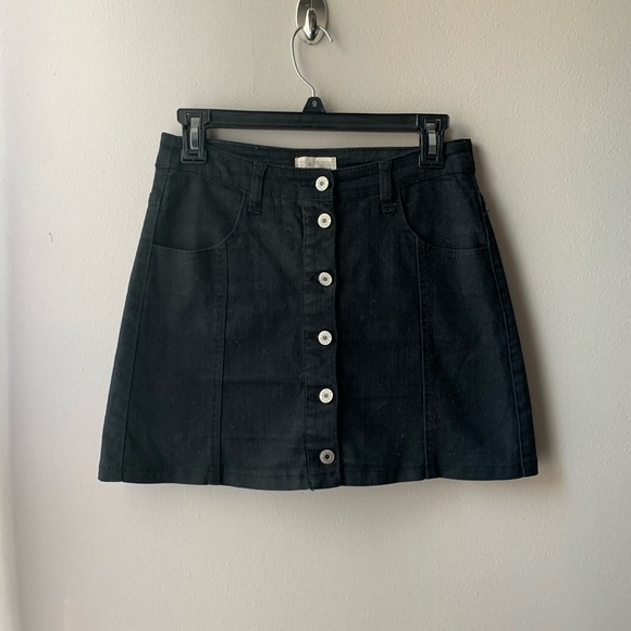 BUTTON DOWN DENIM MINI SKIRT FALL FASHION - Picture 1 of 2